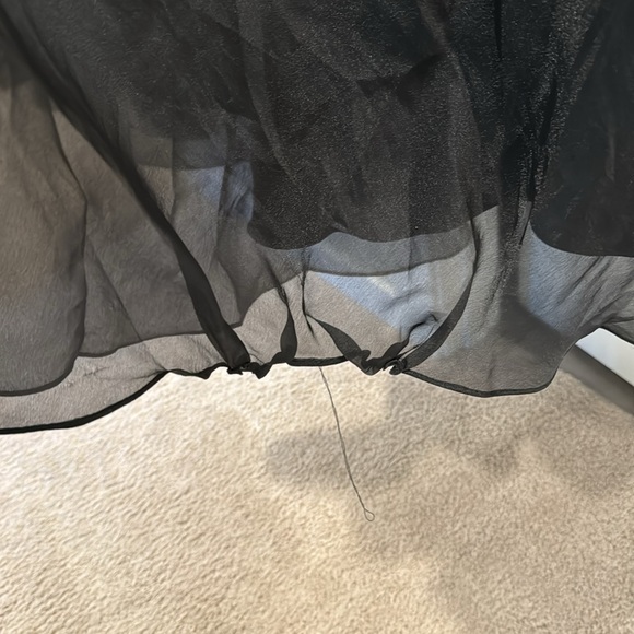 Mac Duggal Ruffle Shoulder V-Neck Chiffon Gown Black Size 14 Formal Dress - Picture 5 of 11